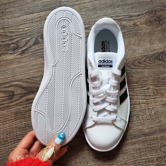 NEW adidas Advantage - Picture 5 of 7